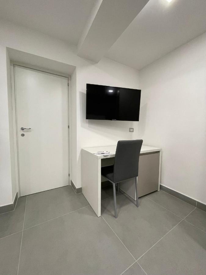 3 Chiaia Bed & Breakfast Naples